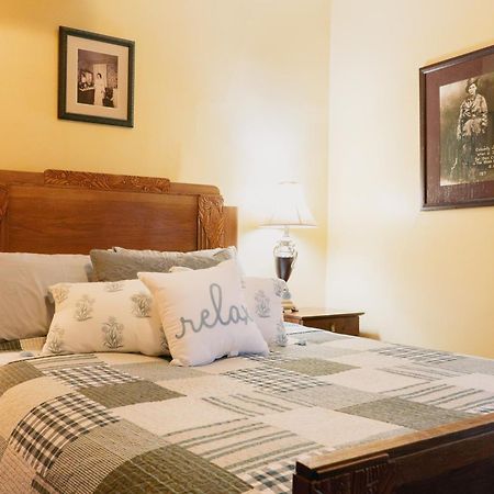 First Deadwood Cottages ภายนอก รูปภาพ