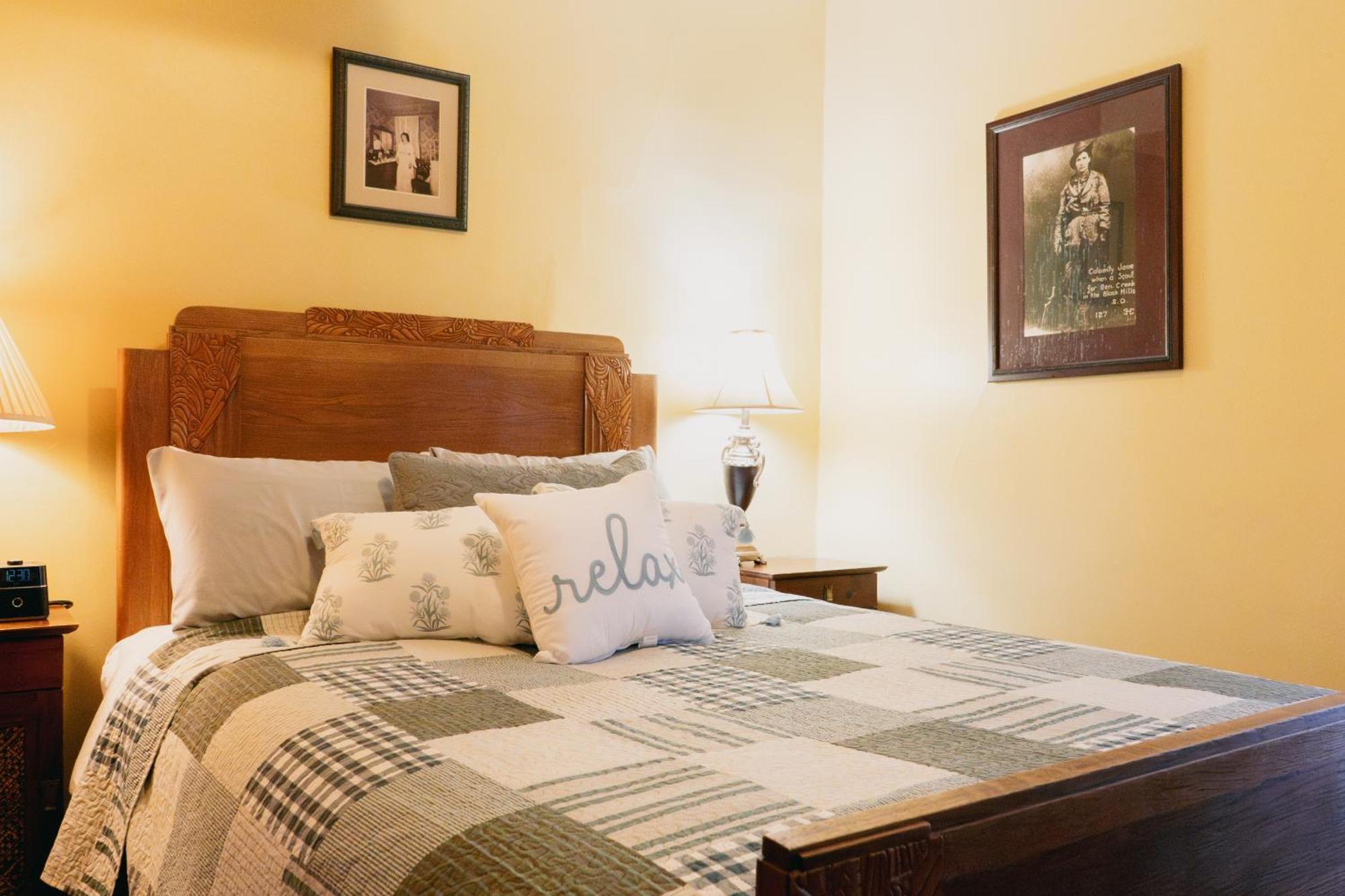 First Deadwood Cottages ภายนอก รูปภาพ