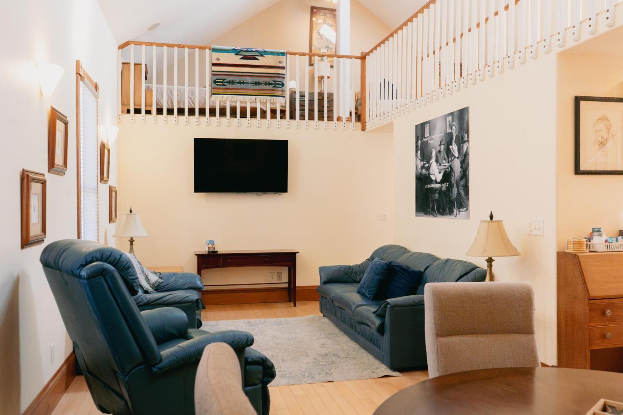 First Deadwood Cottages ภายนอก รูปภาพ